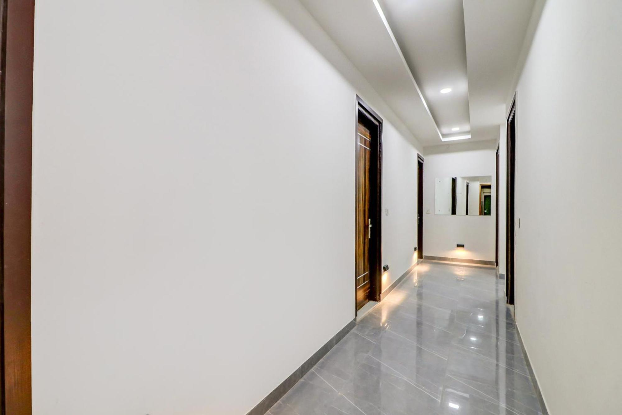 Oyo Flagship 80318 Hotel Sai Plaza Near Indira Gandhi International Airport Új-Delhi Kültér fotó