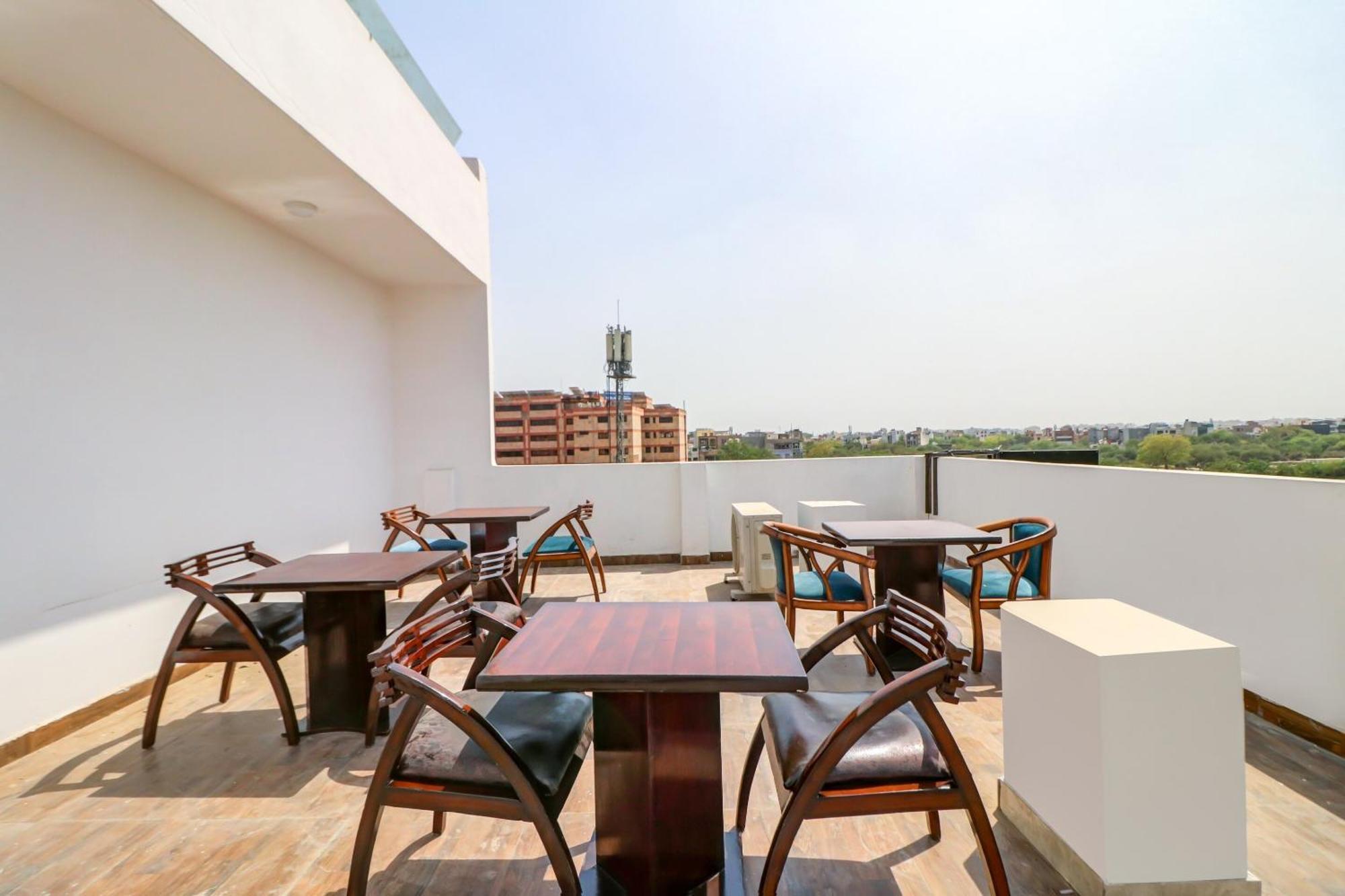 Oyo Flagship 80318 Hotel Sai Plaza Near Indira Gandhi International Airport Új-Delhi Kültér fotó