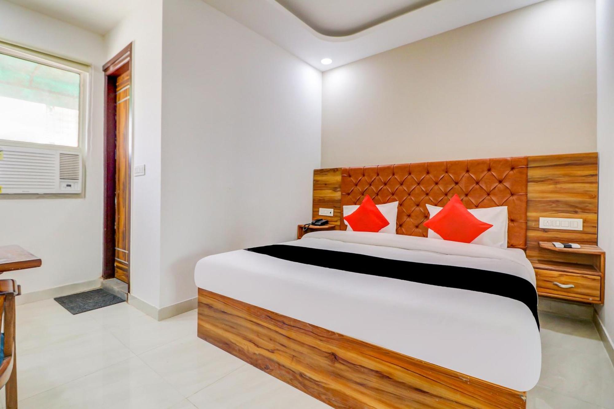 Oyo Flagship 80318 Hotel Sai Plaza Near Indira Gandhi International Airport Új-Delhi Kültér fotó